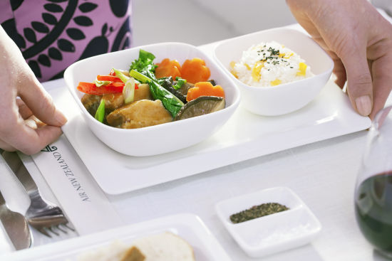 飞机上亚洲风格的食物让旅客感到十分贴心 飞机上亚洲风格的食物让旅客感到十分贴心