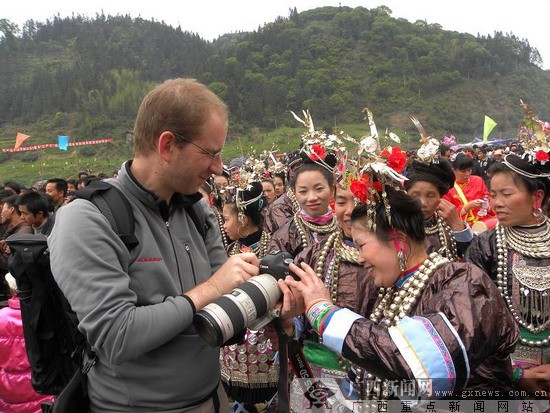 ���������129�컨�ڽ�4��10��12�պ�������