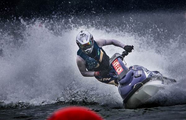 旅游新热点,2013中国摩托艇联赛High翻天