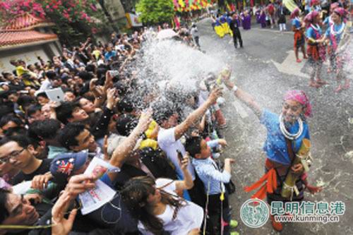 昆明五一国际旅游节引来众多游客 昆明五一国际旅游节引来众多游客